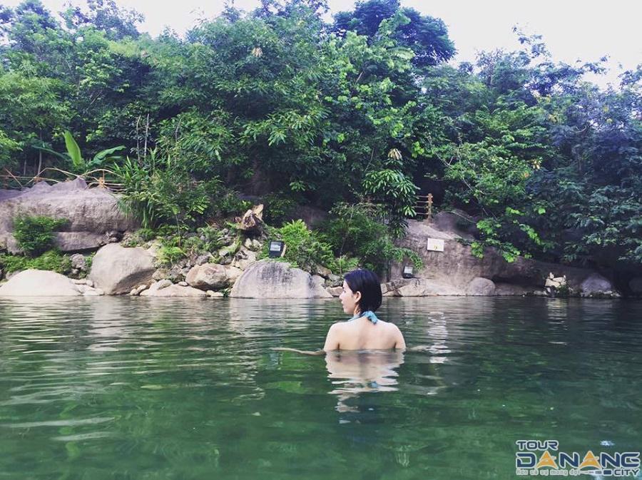 Khuyến mại Tour Núi Thần Tài 20/10