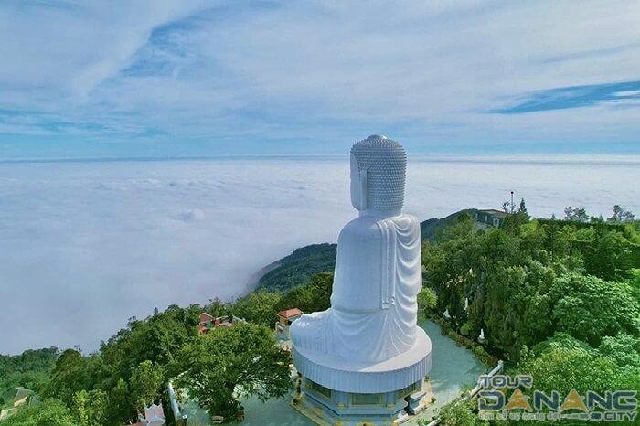 Chùa Linh Ứng Bà Nà Hills: Chốn Linh Thiêng Trên Đỉnh Núi