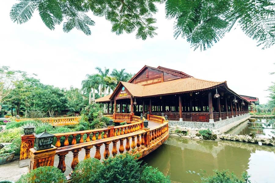 Làng Du Lịch Mỹ Khánh: Trải Nghiệm Sông Nước Miệt Vườn Nam Bộ